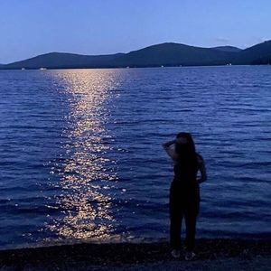 Meet your Posher, Abigail